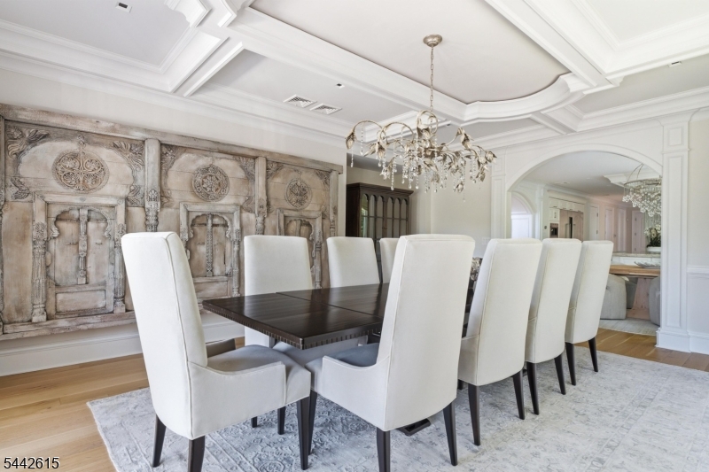 244 Park Avenue Property Photo 15