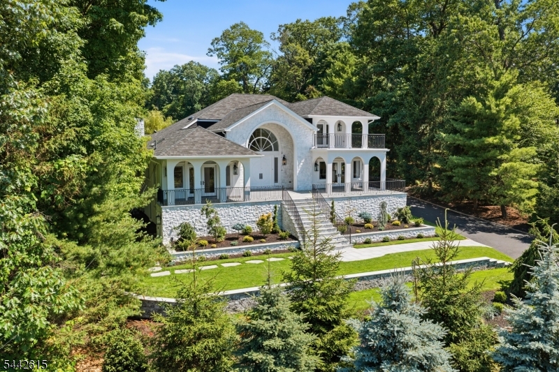 244 Park Avenue Property Photo 36