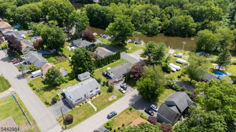 67 Greenbrook Dr Property Photo 3