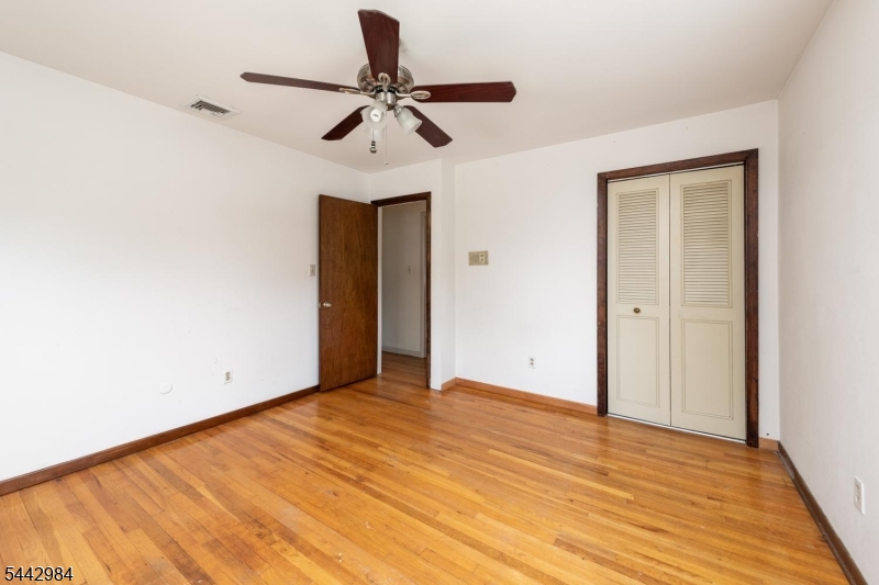 67 Greenbrook Dr Property Photo 16