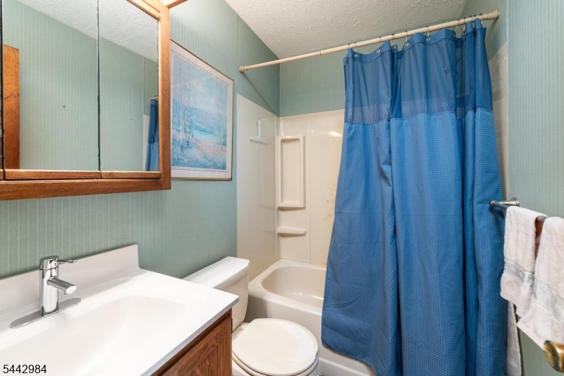 67 Greenbrook Dr Property Photo 22