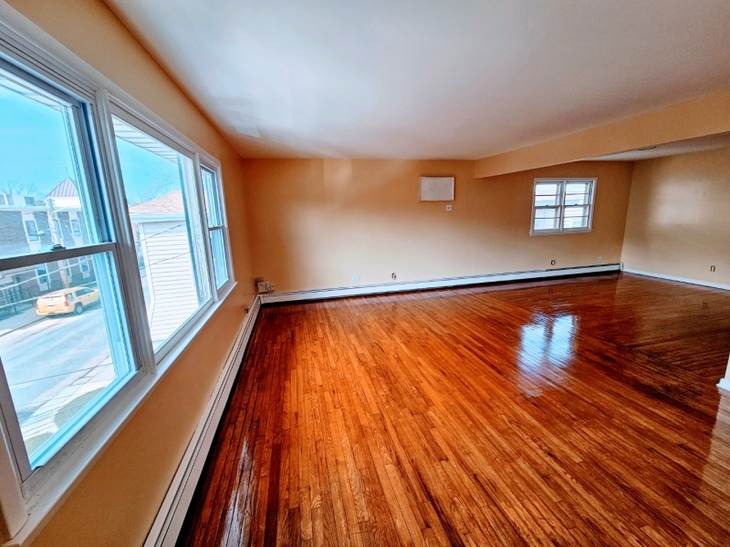 16 Dover St 2 Property Photo 3