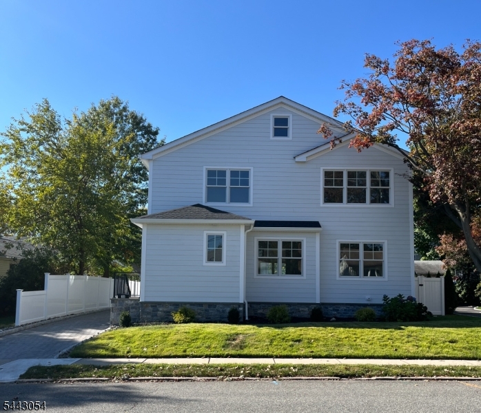 36 Albert Ave Property Photo 1