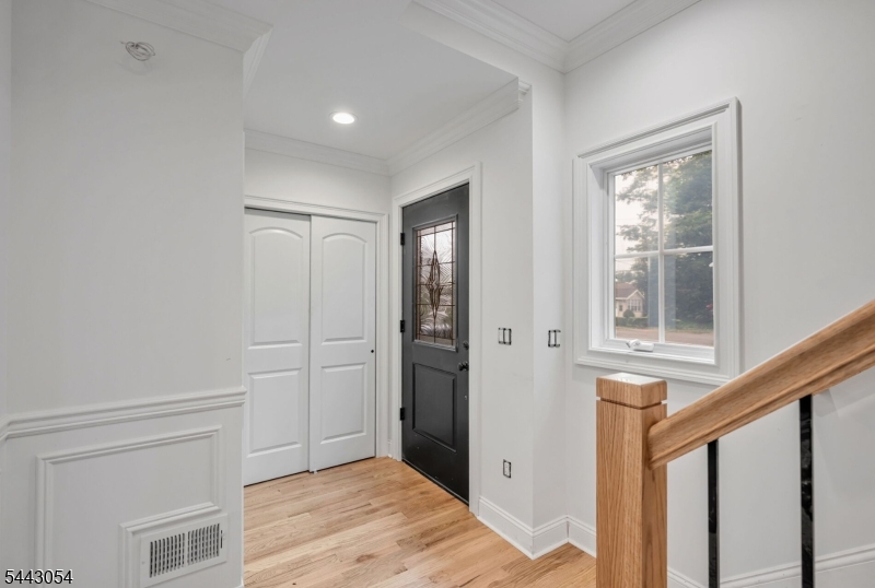 36 Albert Ave Property Photo 5