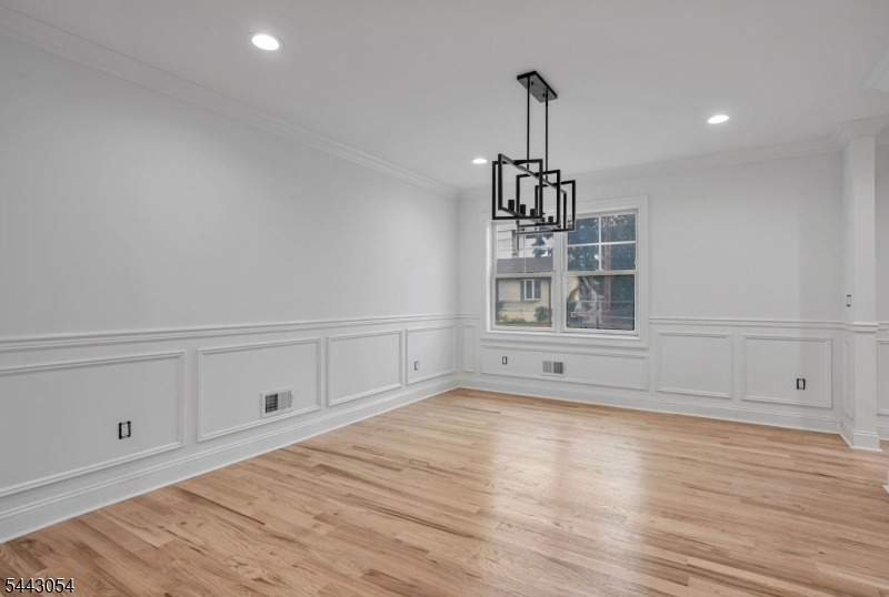 36 Albert Ave Property Photo 6