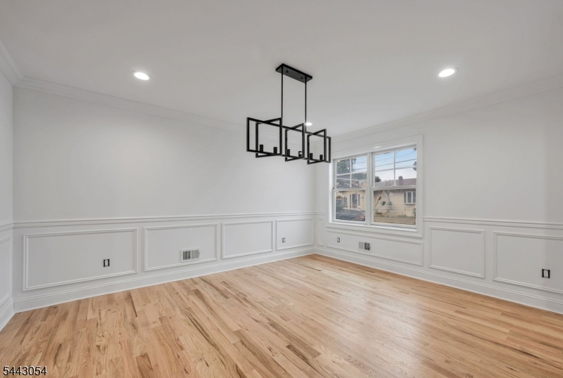 36 Albert Ave Property Photo 17