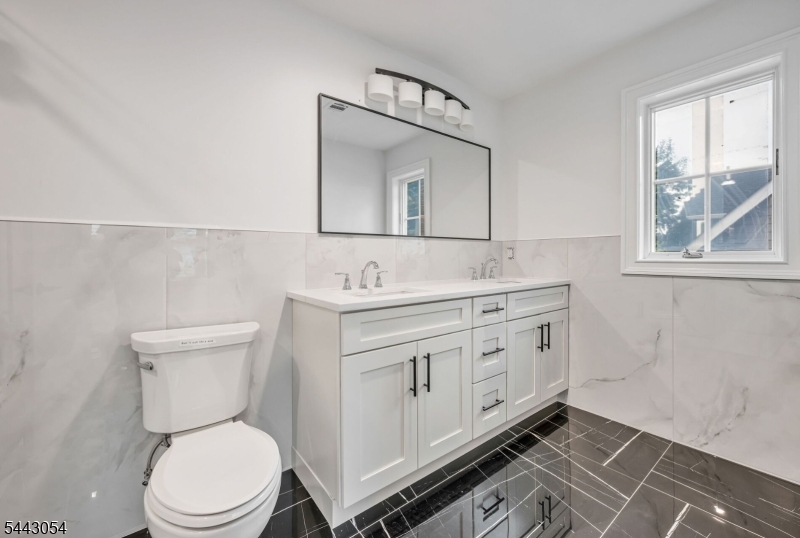 36 Albert Ave Property Photo 24