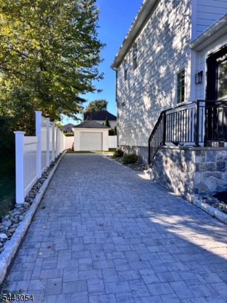 36 Albert Ave Property Photo 40