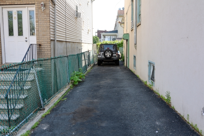 70 Park Ave Property Photo 8
