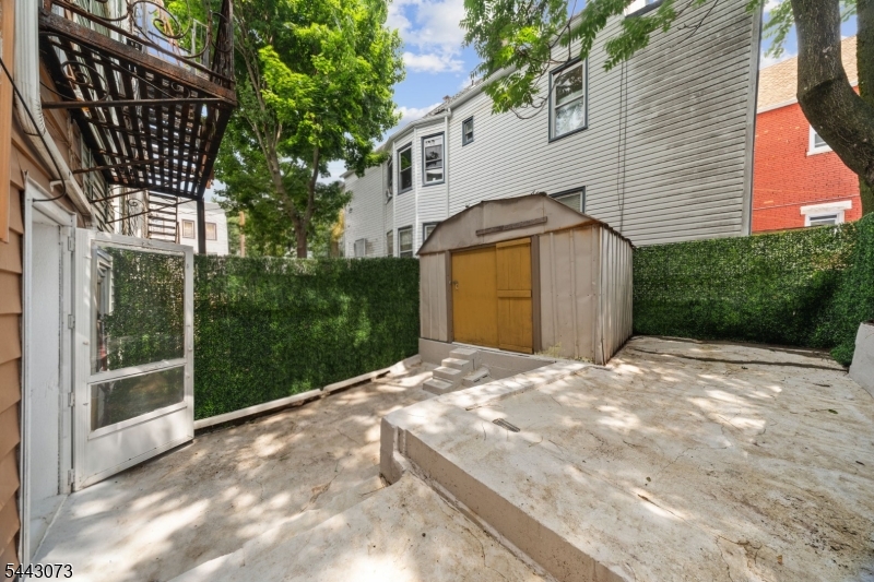 97 Sherman St Property Photo 15