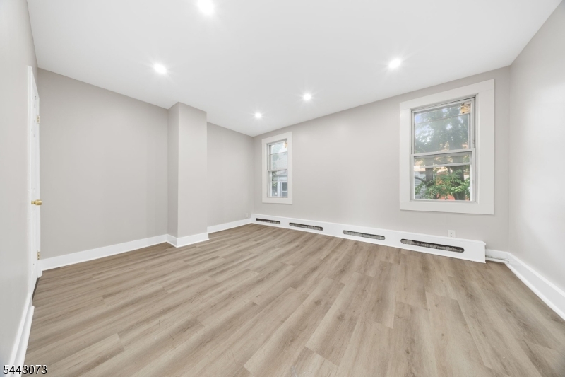 97 Sherman St Property Photo 32