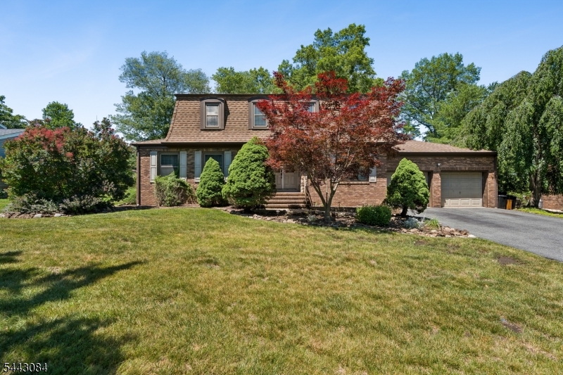 39 Robin Hood Way Property Photo 1