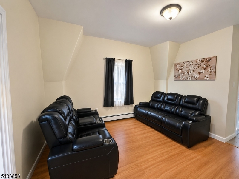 327 Amherst St Property Photo 10