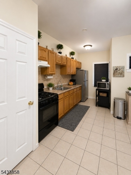 327 Amherst St Property Photo 13