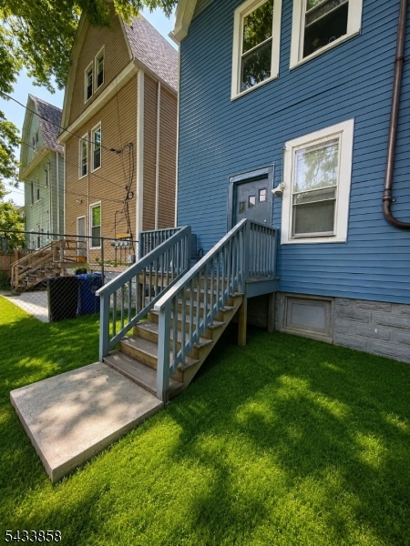 327 Amherst St Property Photo 18
