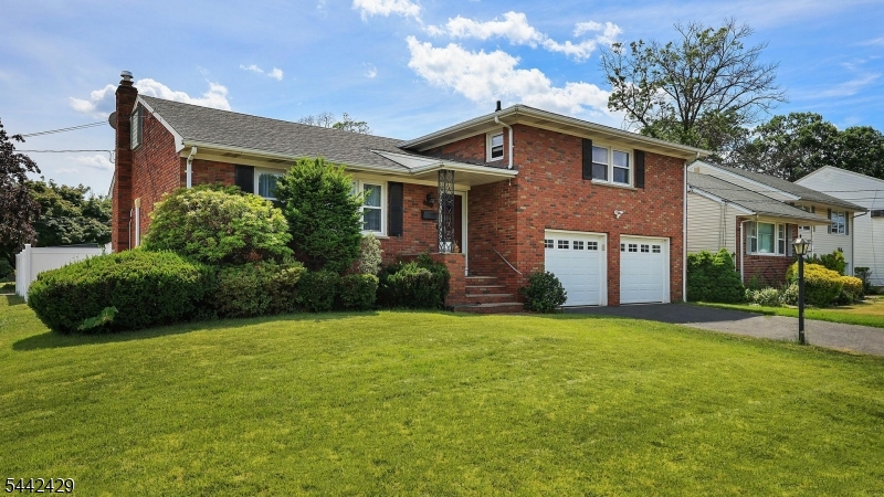 2101 Orchard Ter Property Photo 1