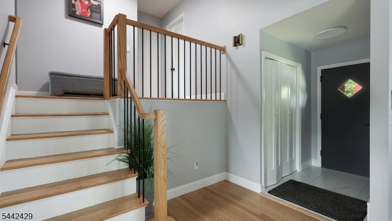 2101 Orchard Ter Property Photo 5