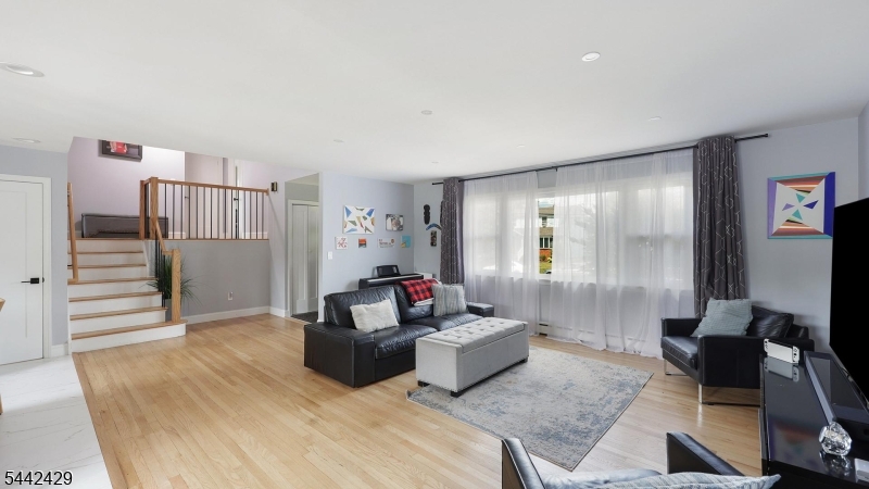 2101 Orchard Ter Property Photo 11