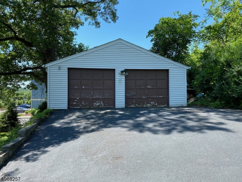 1025 Ringwood Ave Property Photo 2