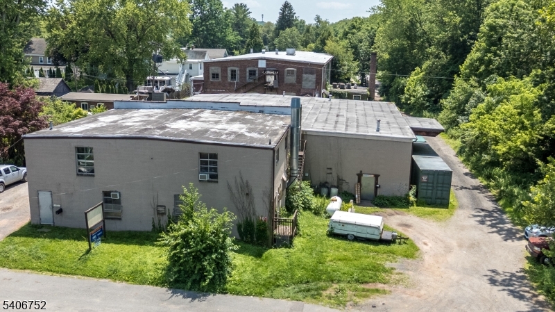 4 7th St Property Photo 1