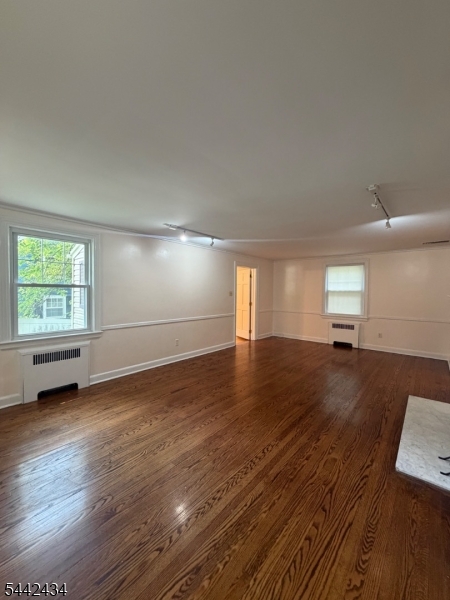 324 E Cedar St Property Photo 7