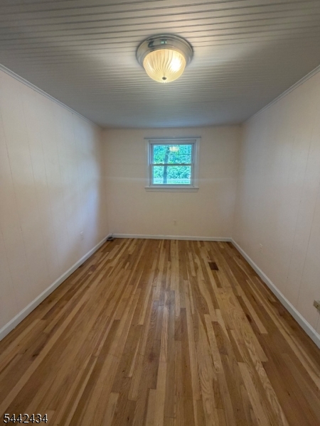 324 E Cedar St Property Photo 9