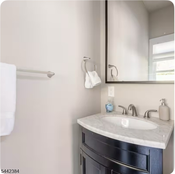 307 Lakeside Blvd Property Photo 6