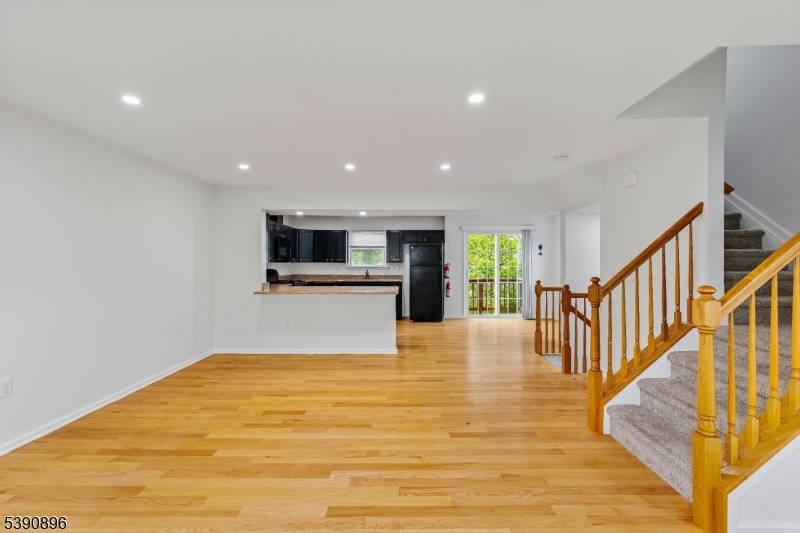 8 Alfred Ave Property Photo 5