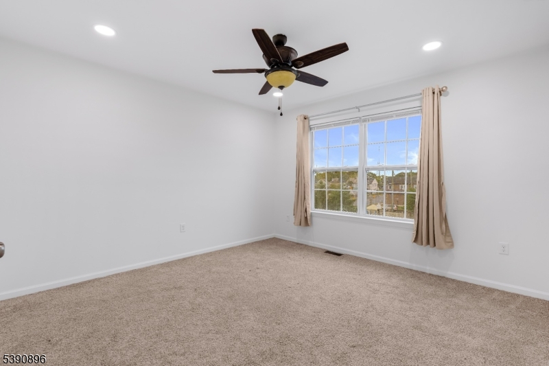 8 Alfred Ave Property Photo 14