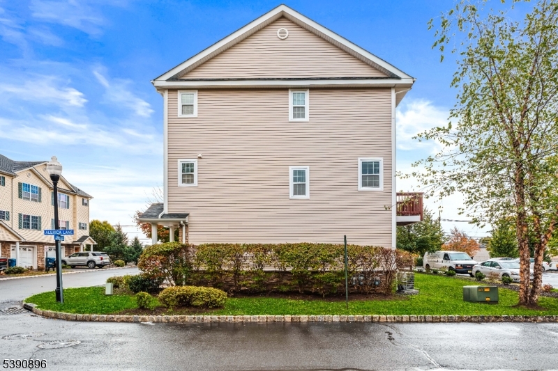 8 Alfred Ave Property Photo 29