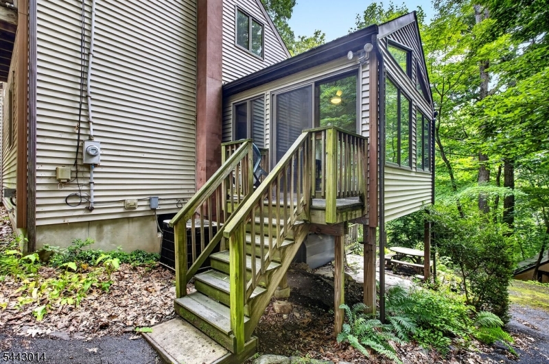 1 Hillside Ave Property Photo 6