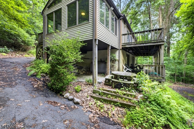 1 Hillside Ave Property Photo 7