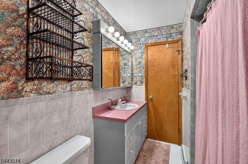 1 Hillside Ave Property Photo 18