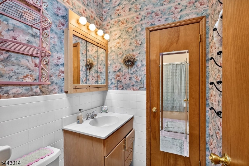 1 Hillside Ave Property Photo 27