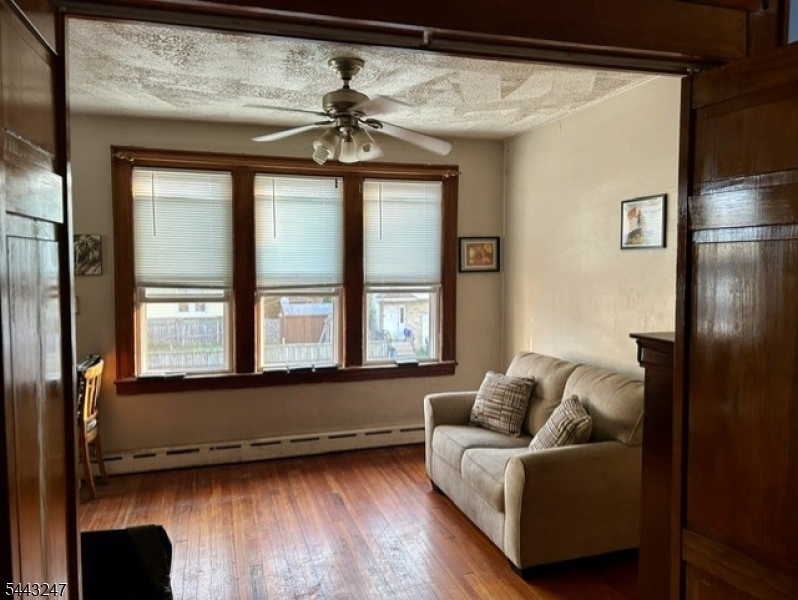 523 Richmond St Property Photo 11