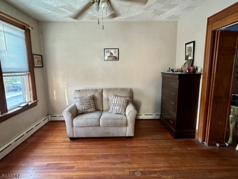 523 Richmond St Property Photo 12