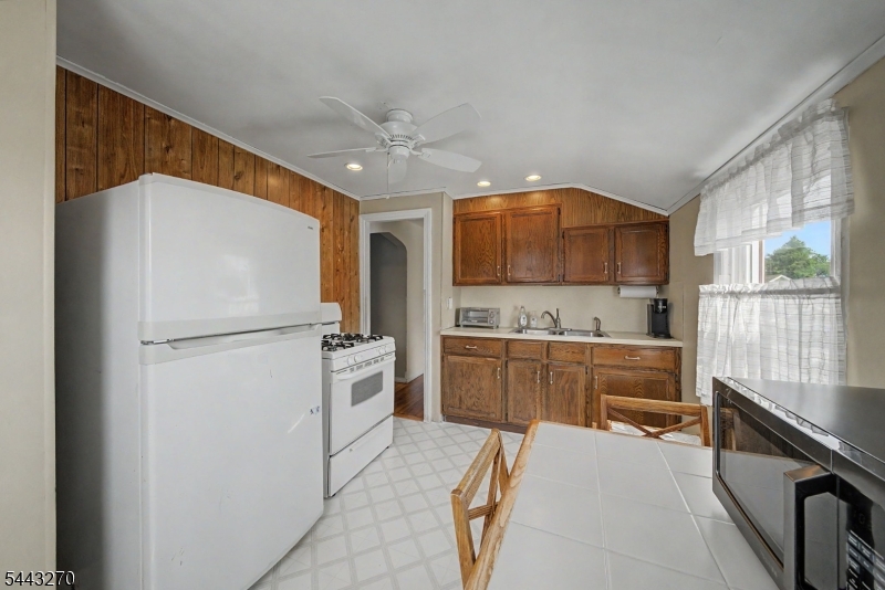 131 18th Ave Property Photo 11