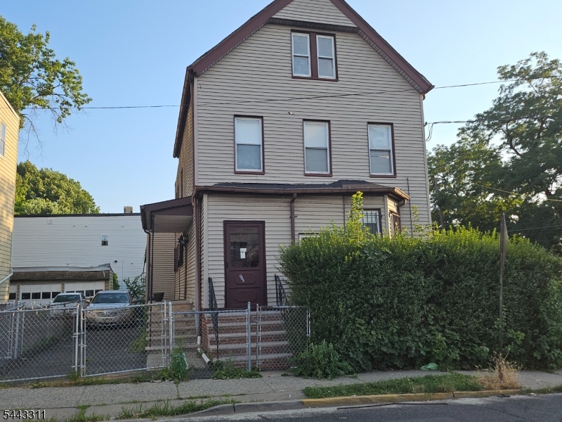 470 Nye Ave Property Photo 1
