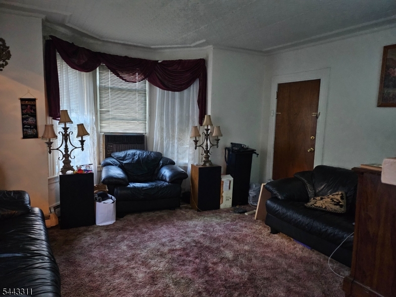 470 Nye Ave Property Photo 3