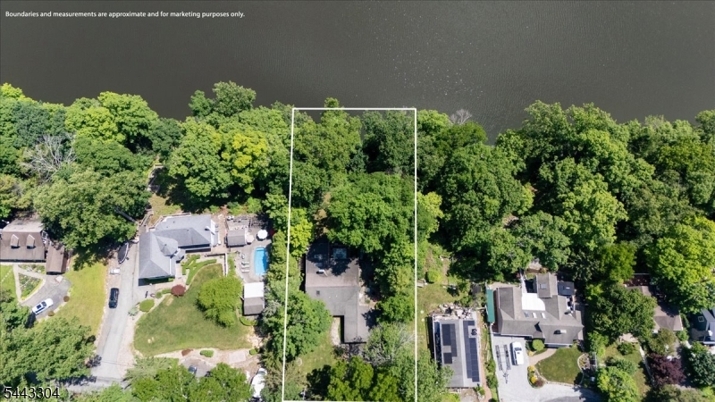 904 E End Rd Property Photo 2
