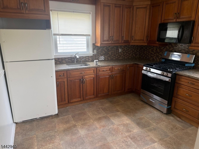 2012 Price St 2 Property Photo 11
