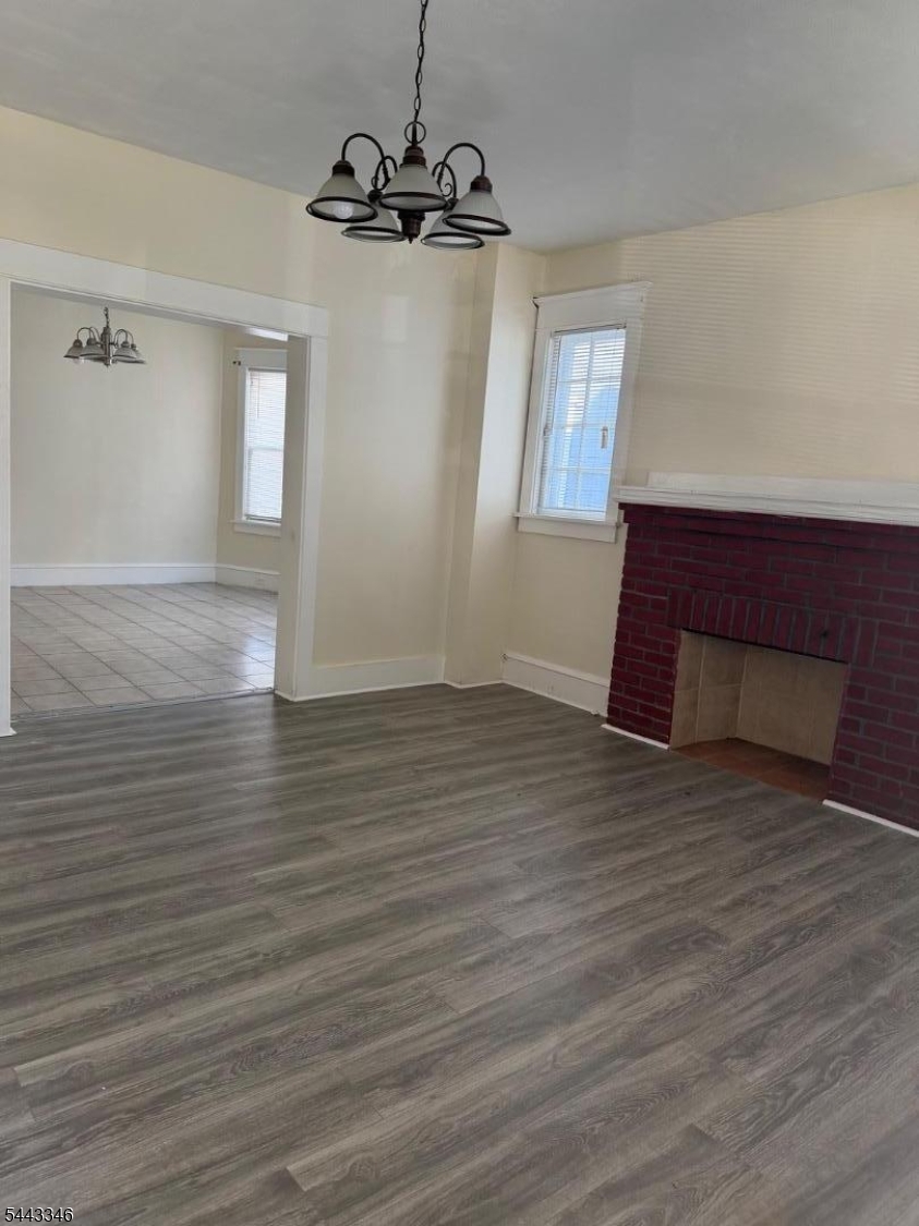 1606 49th St Property Photo 6