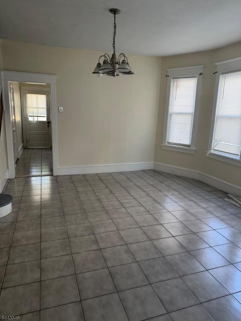 1606 49th St Property Photo 7