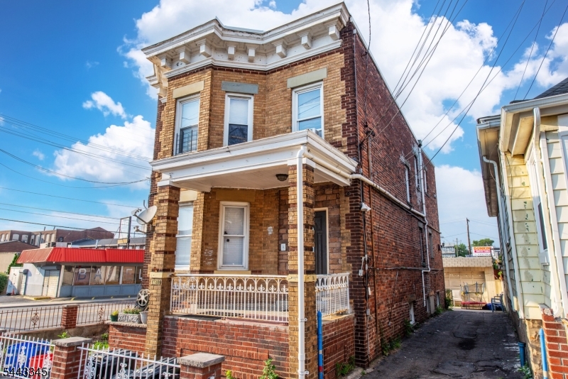1730 41St St Property Photo 1