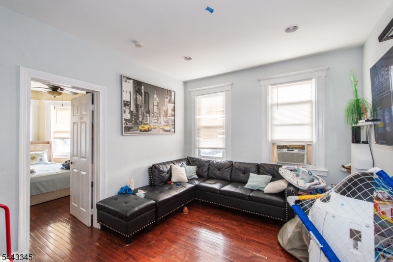 1730 41st St Property Photo 3