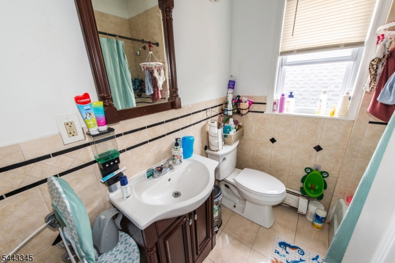 1730 41st St Property Photo 6