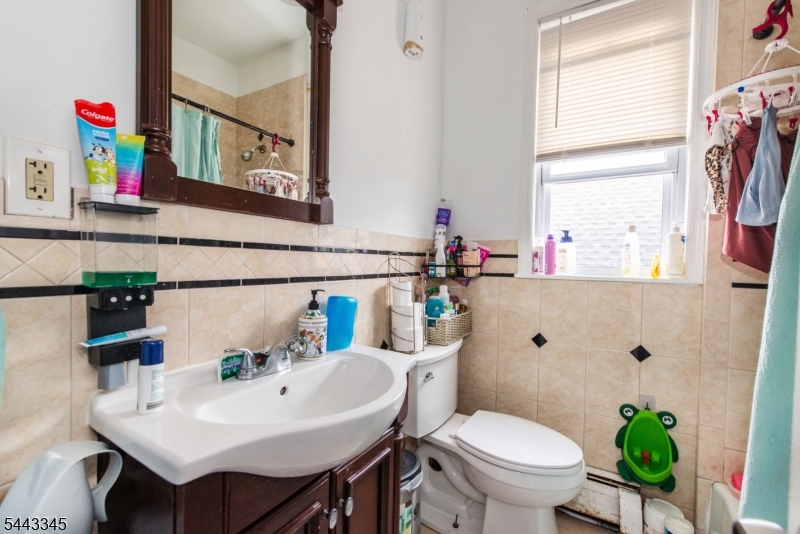 1730 41st St Property Photo 7