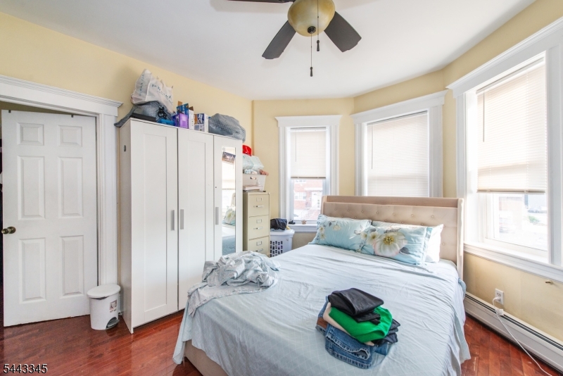 1730 41st St Property Photo 9