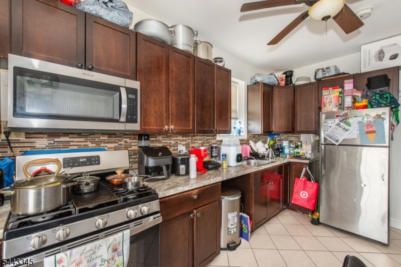 1730 41st St Property Photo 11