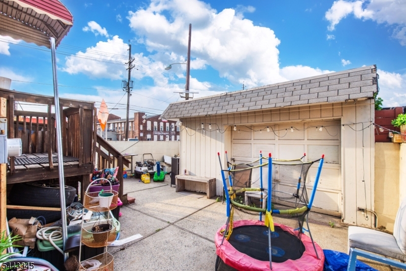 1730 41st St Property Photo 23